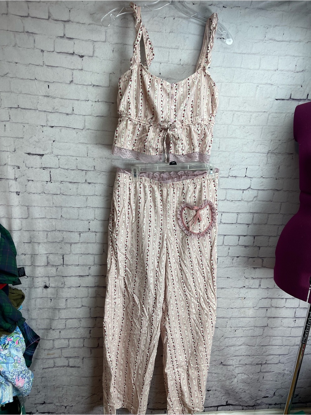 Pink rose size large pink floral stripe 2 piece pajama set